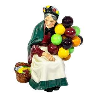 Vintage Royal Doulton The Old Balloon Seller HN 1315 Figurine 7" Green Shawl